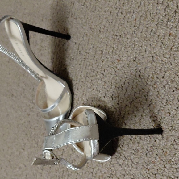 BEBO Rhinestone Embellished Ankle Strap Heels Size 5.5 - Picture 8 of 10